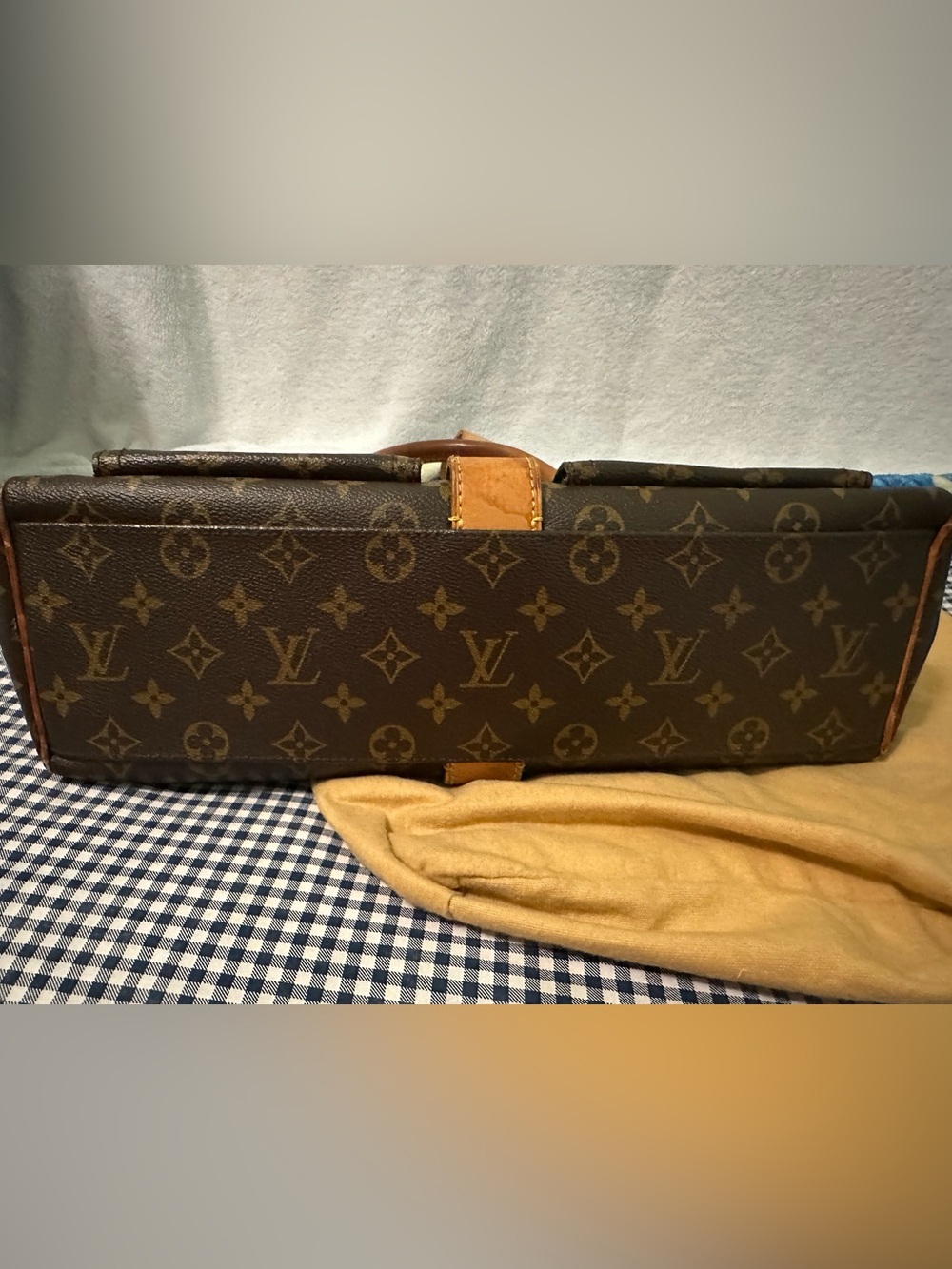 Louis Vuitton Manhattan - Picture 10 of 10